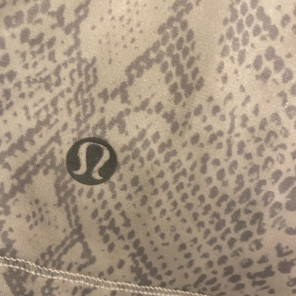 Lululemon - Picture 3 of 3